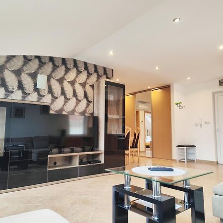 Boroka Apartman Heviz Exterior photo