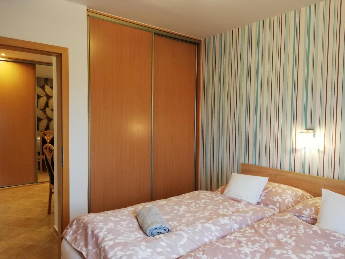 Boroka Apartman Heviz Exterior photo