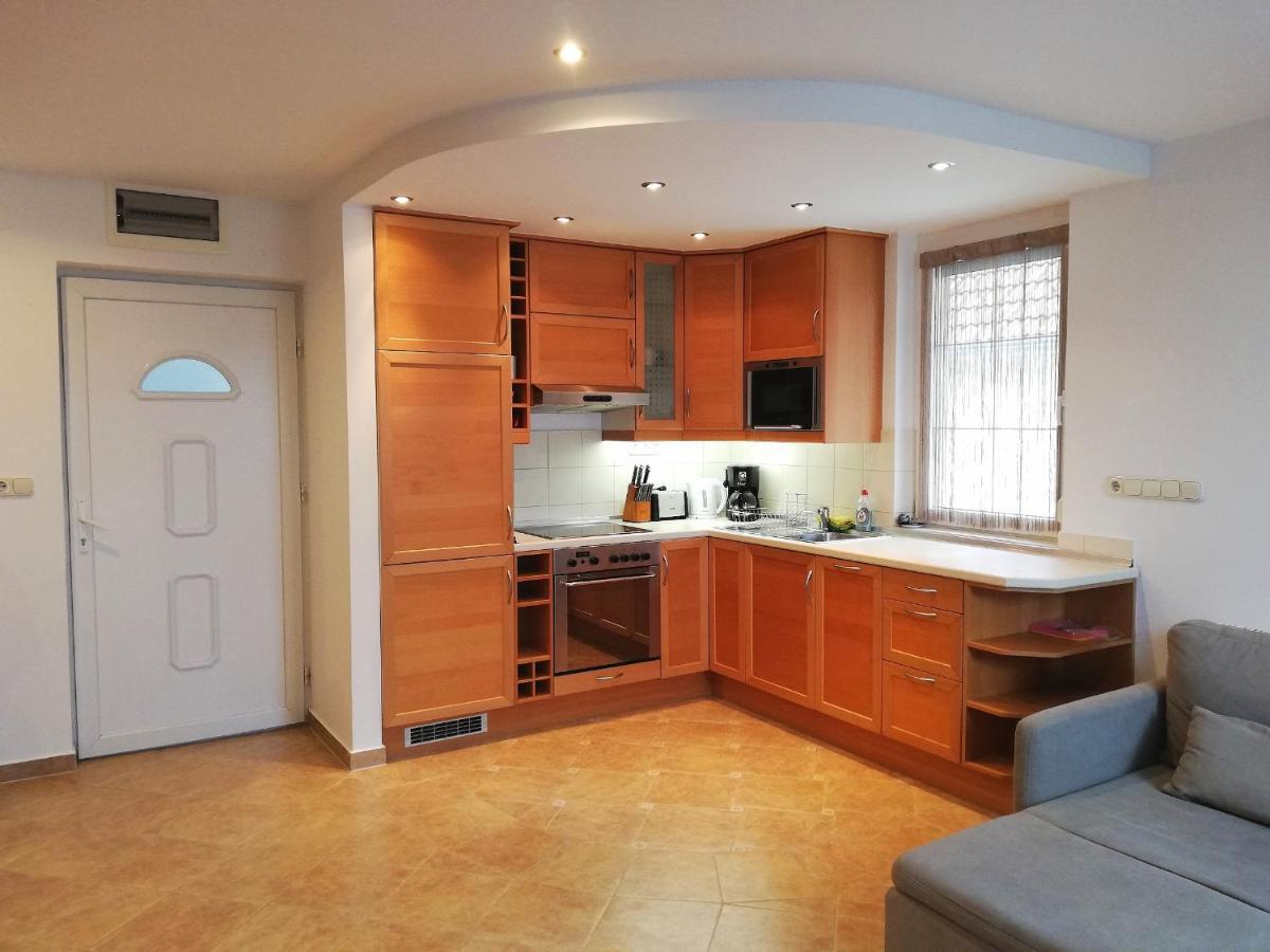Boroka Apartman Heviz Exterior photo