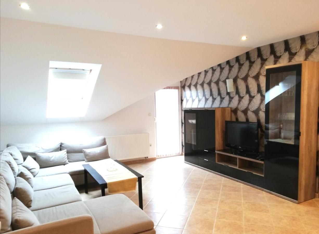 Boroka Apartman Heviz Exterior photo